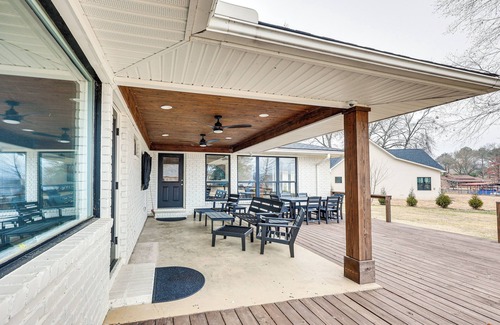 Lake Hamilton Cottage | Premier Lakefront Retreat in Hot Springs with Boat Dock