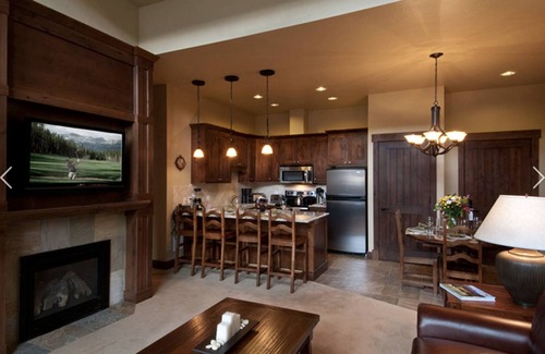 Breckenridge Resort | Grand Lodge on Peak 7: Ski-in/Out Resort with Pool & Breakfast