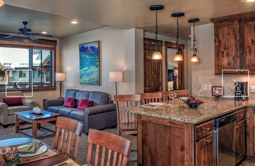 Breckenridge Resort | Grand Lodge Peak 7 Ski In/Out 800 sq feet One Bedroom w/amazing amenities!