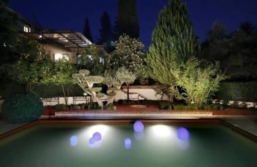 Albolote House | Elegant Villa with Pool & Hot Tub Near Granada