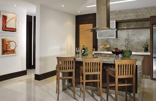 Villa Juarez Resort | Elegant Grand Luxxe 2 Bedroom Suite with Ocean Views