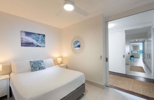Nelly Bay Hotel | Tranquil Grand Mercure Apartments with Oceanfront Views