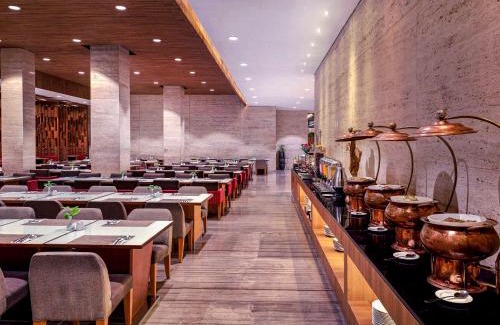 Gambir Hotel | Elegant Grand Mercure Jakarta Harmoni with Ocean View & Spa