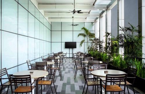 Gambir Hotel | Elegant Grand Mercure Jakarta Harmoni with Ocean View & Spa