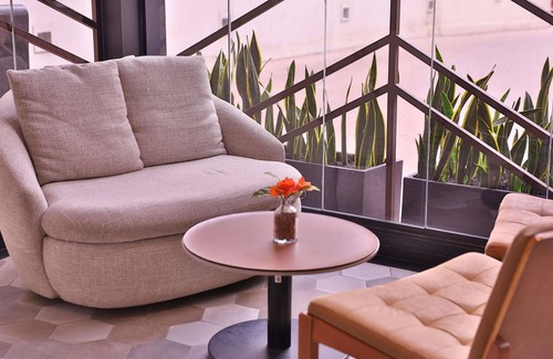 Itaim Bibi Hotel | Elegant Stay at Grand Mercure SP Itaim Bibi - Top Amenities Await