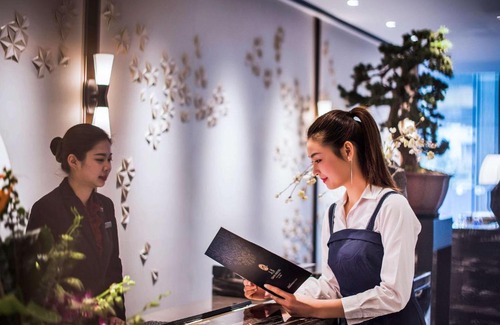 Qiao Kou Hotel | Elegant Grand Mercure Wuhan Qiaokou with Private Pool & Breakfast