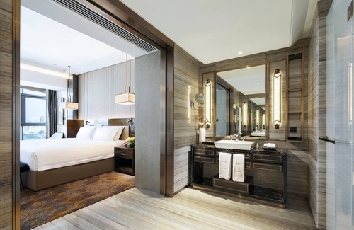 Changning Hotel | Elegant Grand Millennium HongQiao Shanghai with Pool & Spa