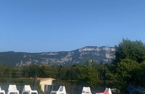 Novalaise House | Family-Friendly Grand Mobil-home at Lac Daiguebelette