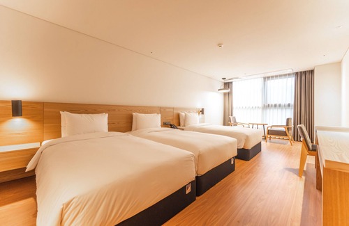 Daeyeon-dong Hotel | Grand Moment: Family-Friendly Stay with Great Amenities