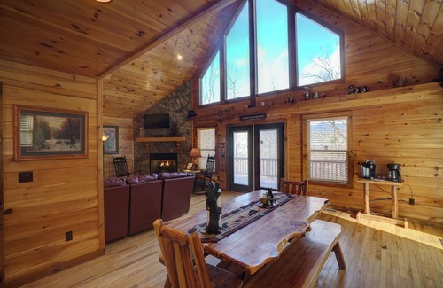 Cherokee Cabin | Unforgettable Grand Mountain Views Cabin with Hot Tub & Casino