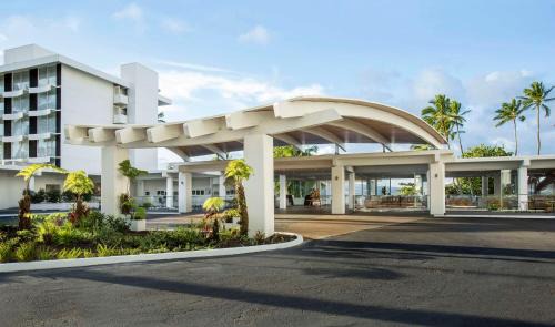 Kapoho Resort | Experience Grand Naniloa Hotel with Oceanfront Amenities