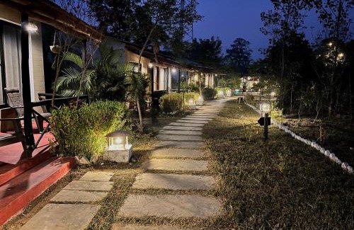 Tala Hotel | Explore Cozy Hotels in Tāla, India with Pool & Pets Welcome