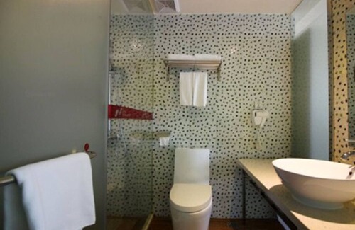 Xiangzhou District Hotel | Comfortable Stay at Grand Nest Hotel Zhuhai with Breakfast