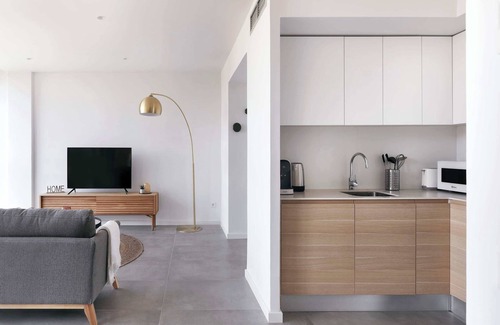 La Vila Olimpica del Poblenou Apartment | Discover Grand Oasis 101 Summa: Family & Pet-Friendly Stay