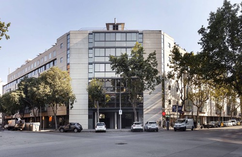 La Vila Olimpica del Poblenou Apartment | Discover Grand Oasis 101 Summa: Family & Pet-Friendly Stay