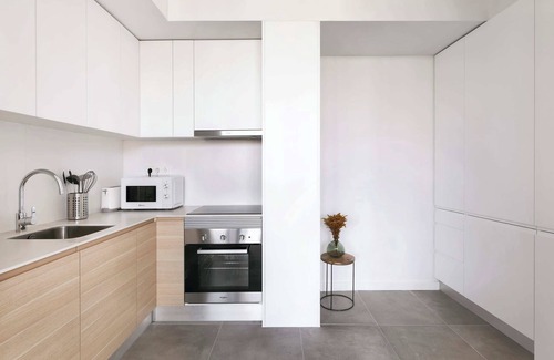 La Vila Olimpica del Poblenou Apartment | Comfortable Stay at Grand Oasis 303 Summa for Families