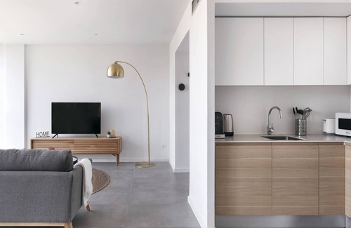 La Vila Olimpica del Poblenou Apartment | Inviting Grand Oasis 401 Summa: Pet-Friendly & Family Ready