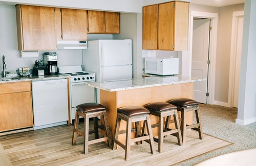 Roads End House | Seaside Retreat: Family-Friendly Grand Ocean Front Home