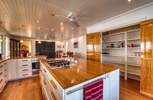 Isla de Utila House | Oceanfront Retreat with Private Spa & Spectacular Views