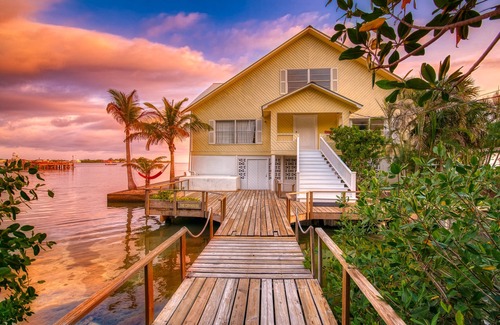 Isla de Utila House | Oceanfront Retreat with Private Spa & Spectacular Views