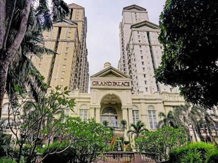 Central Jakarta Apartment | Discover Grand Palace Kemayoran: Family-Friendly Retreat