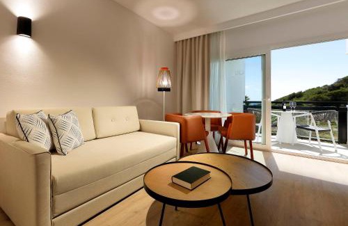 Sant Jordi de Ses Salines Hotel | Experience Grand Palladium Palace Ibiza Resort & Spa