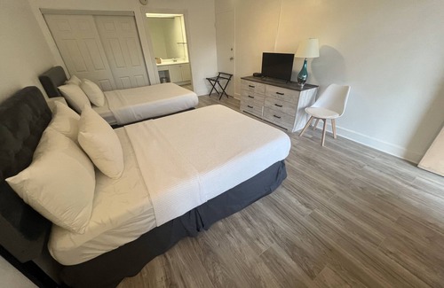 Pembroke Pines Hotel | Relaxing Grand Palms Spa & Golf Resort with Pool and Breakfast