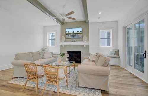 Isle of Palms House | Grand Pavilion 35: Family-Friendly Home with Pool Access