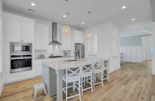 Isle of Palms House | Elegant Grand Pavilion 35: Oceanfront Retreat with Amenities