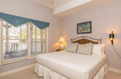 Isle of Palms House | Grand Pavilion 83: Family Retreat with Pool & Hot Tub Access