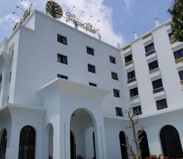 Minh Chau Hotel | Relax at Grand Pearl Minh Chau with Oceanfront Amenities