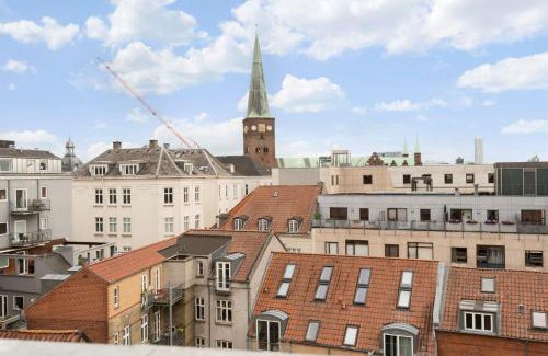 Midtbyen Apartment | Exclusive Penthouse Suite with Private Rooftop Terrace