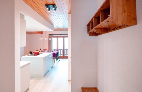 Villars-sur-Ollon Apartment | Elegant Stay at Grand-Pont 15 with Lake Views & Spa