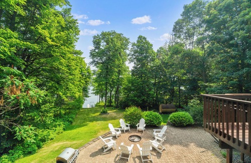 Grand Rapids Cabin | Premier Grand Rapids Retreat with Private Boat Dock & Spa