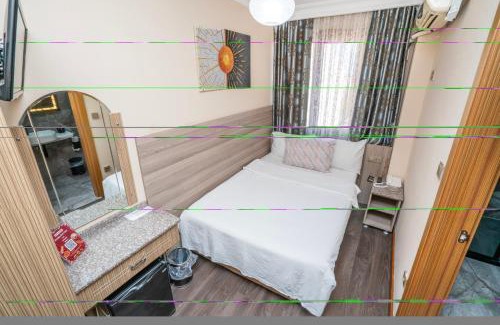 Topkapi Hotel | Comfortable Stays at Grand Reis Hotel with Family Dining