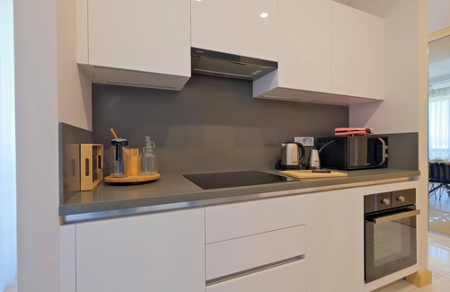 Basaksehir Apartment | Welcoming Grand Residence by NewInn with Pool and Spa