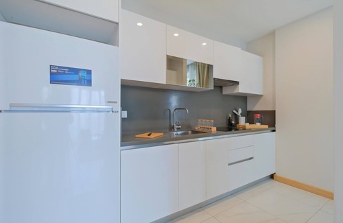 Basaksehir Apartment | Welcoming Grand Residence by NewInn with Pool and Spa