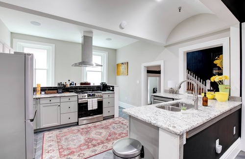 Museum District House | Unforgettable Grand Retreat with VMFA Views for Groups