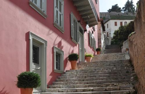 Nafplio Hotel | Charming Grand Sarai Nafplio: 4-Star with Breakfast & Family Fun