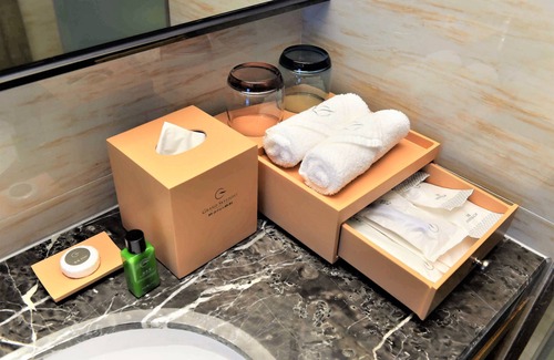 Huiyang Hotel | Inviting Grand Skylight Int'l Hotel Huizhou: 4-Star Comfort