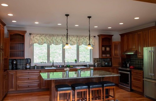 Cooperstown - Otsego Lake House | Guest Rated 10/10: Grand Slam Lake House Cooperstown