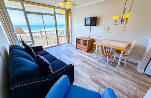 Crescent Beach House | Grand Strand Resort II 19