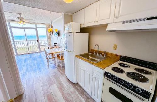 Crescent Beach House | Grand Strand Resort II 19