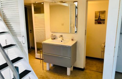 Saint-Marcel-les-Valence Apartment | Cozy Grand Studio with Terrace - Family Friendly Stay