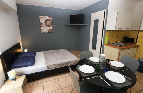 Argeles Plage Apartment | Oceanfront Grand Studio for 4, Steps from the Beach