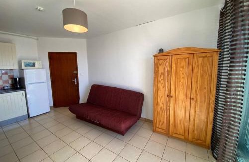 Le Barcares Apartment | Beachfront Studio with Large Terrace & Private Parking