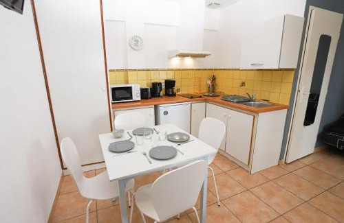 Argeles Plage Apartment | Inviting Grand Studio with Oceanfront Views for 2-4 Guests