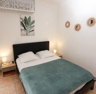 Argeles Plage Apartment | Inviting Grand Studio with Oceanfront Views for 2-4 Guests
