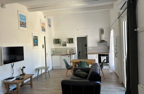 Ollioules Apartment | Peaceful Grand Studio Steps from All Attractions