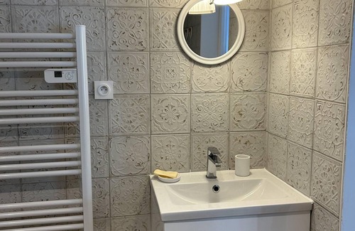 Ollioules Apartment | Peaceful Grand Studio Steps from All Attractions
